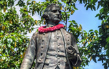 Captain Cook Statue in Waimea Town